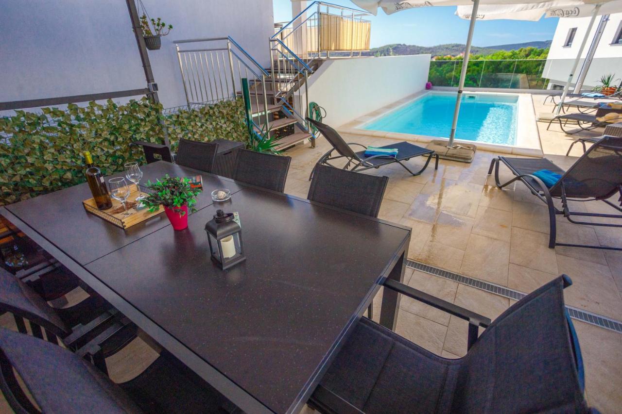 Apartment Jerry With Private Pool Milna  Exterior photo